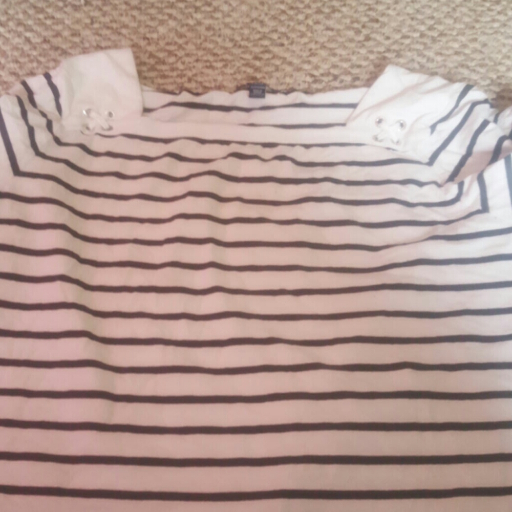 Short sleeve shirt